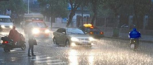 人保车险|雨天行车安全指南