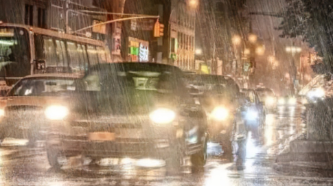 人保车险|雨季车辆易损,车险如何为你分担风险?